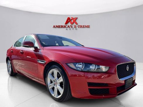 Used 2019 Jaguar XE Premium image 7