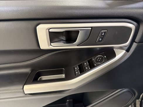 Used 2020 Ford Explorer XLT w/ Equipment Group 202A image 15