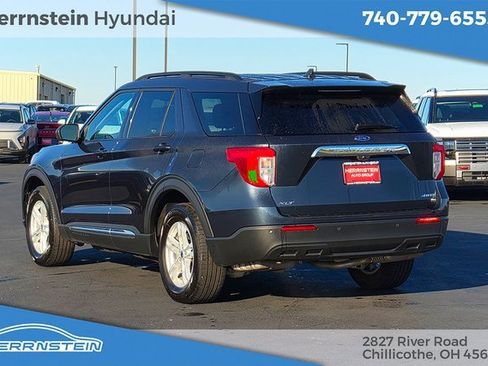 Used 2023 Ford Explorer XLT image 5