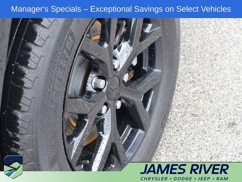 Used 2024 Jeep Grand Cherokee L Laredo AWD/4WD image 40