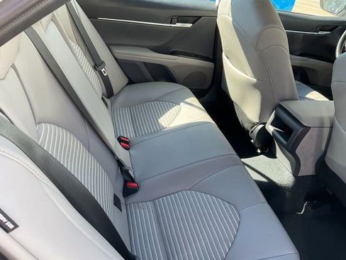 Used 2024 Toyota Camry SE image 8