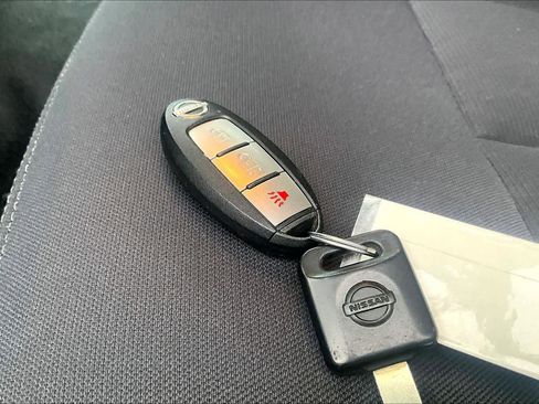 Used 2023 Nissan Titan S w/ S Utility Package image 13