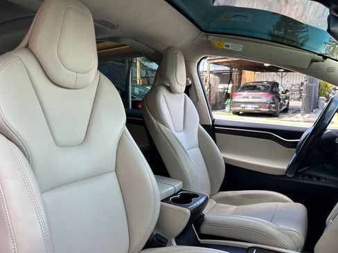 Used 2018 Tesla Model X 100D image 30