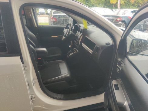 Used 2016 Jeep Compass Latitude image 17