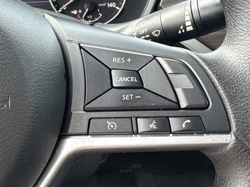 Used 2025 Nissan Altima 2.5 SV FWD image 35