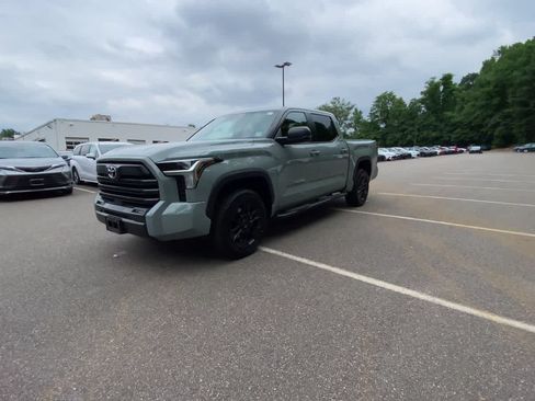 Used 2026 Toyota Tundra SR5 w/ SR5 Premium Package AWD/4WD image 4