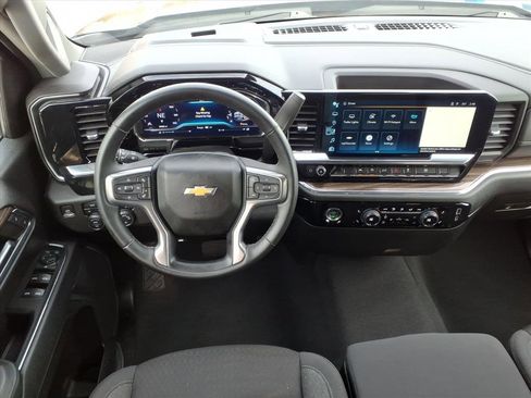 Used 2024 Chevrolet Silverado 1500 LT image 24