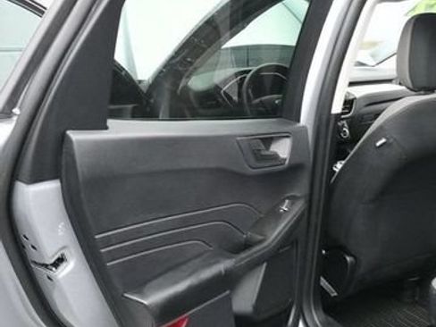 Used 2022 Ford Escape SE FWD image 12