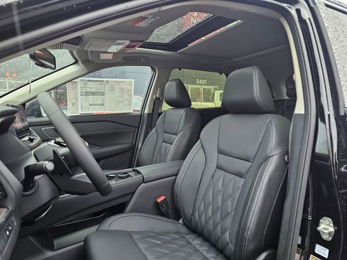 New 2026 Nissan Rogue Platinum AWD/4WD image 18