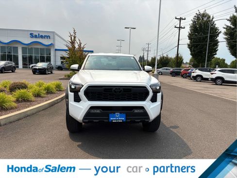 Used 2024 Toyota Tacoma TRD Off-Road AWD/4WD image 6