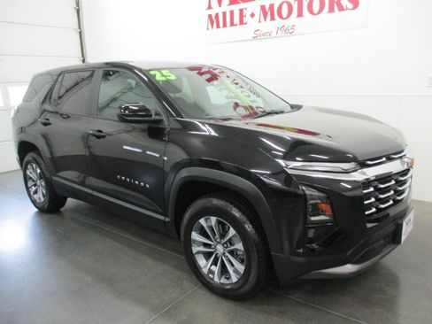 Used 2025 Chevrolet Equinox LT image 1