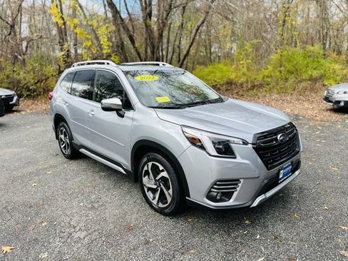 Used 2022 Subaru Forester Touring image 3