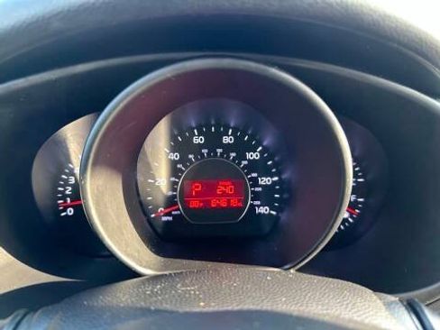 Used 2016 Kia Soul + FWD image 4