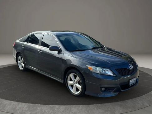 Used 2010 Toyota Camry SE image 11
