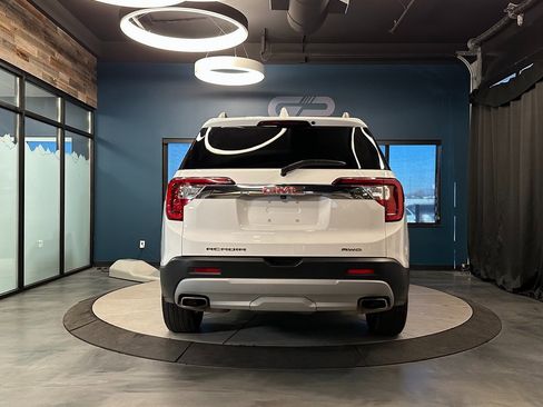 Used 2023 GMC Acadia SLT image 4