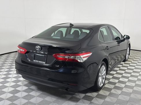 Used 2020 Toyota Camry LE FWD image 5