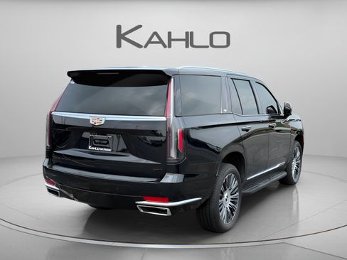 Used 2023 Cadillac Escalade Premium Luxury AWD/4WD image 4