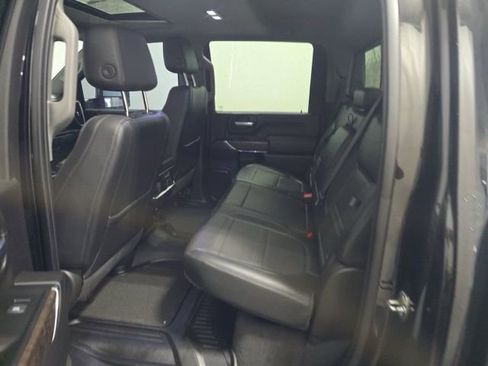 Used 2022 GMC Sierra 2500 Denali w/ Denali Black Diamond Edition image 13