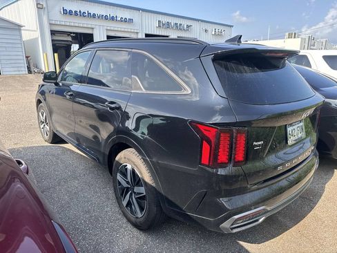 Used 2022 Kia Sorento EX w/ Panoramic Sunroof Package FWD image 6