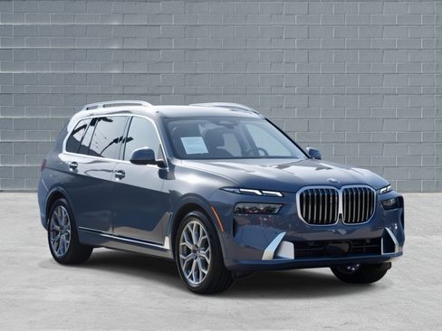 Used 2024 BMW X7 xDrive40i w/ Premium Package image 1