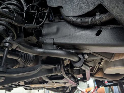 Used 2013 Chevrolet Avalanche LT w/ Suspension Package, Off-Road image 29