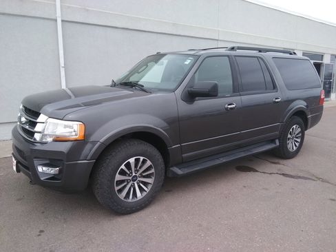 Used 2017 Ford Expedition EL XLT w/ Equipment Group 202A AWD/4WD image 2