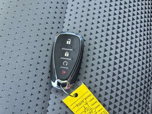 Used 2025 Chevrolet Trax LT w/ Driver Confidence Package FWD image 28