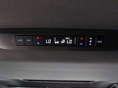 Used 2024 Toyota Sienna XLE Woodland Edition AWD/4WD image 31