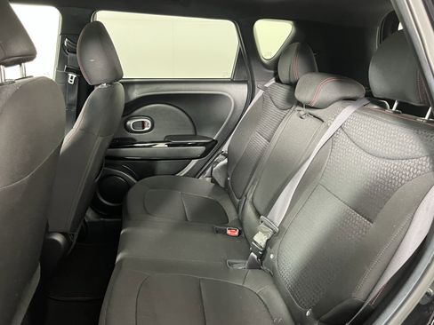 Used 2015 Kia Soul + image 15