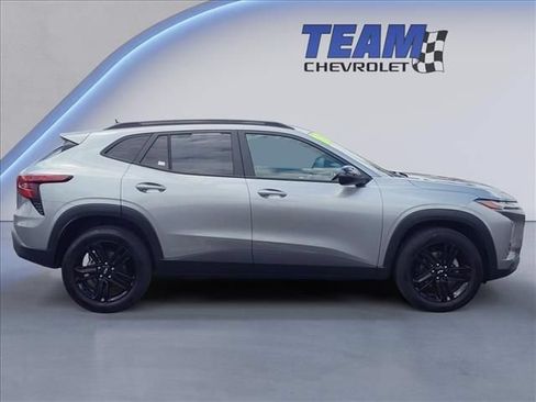 Certified 2024 Chevrolet Trax ACTIV w/ Driver Confidence Package FWD image 4