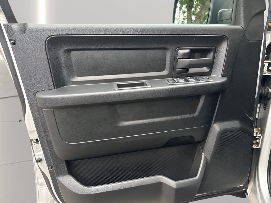 Used 2018 RAM 1500 Express w/ Express Value Package AWD/4WD image 16