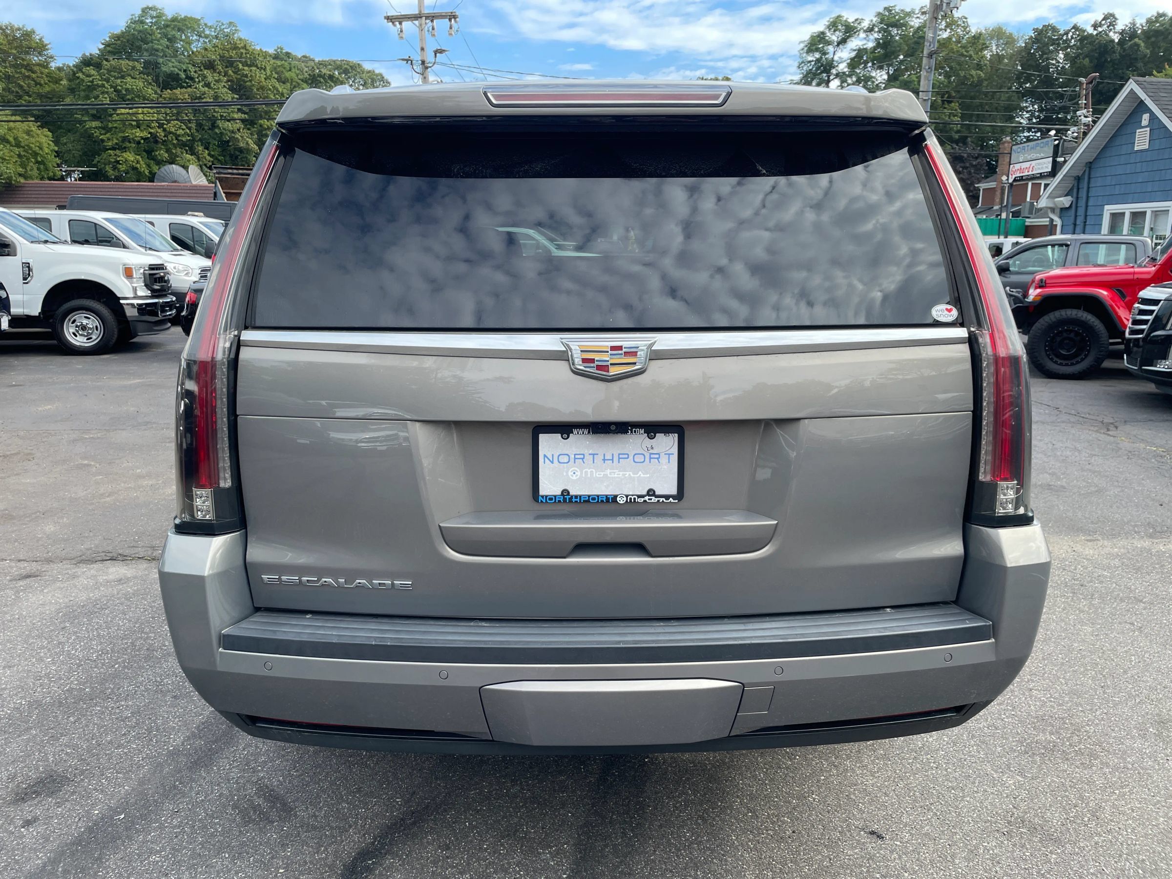 Used 2018 Cadillac Escalade ESV Luxury AWD/4WD image 3