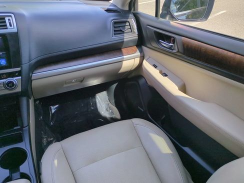 Used 2017 Subaru Outback 3.6R Limited AWD/4WD image 16