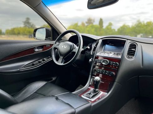 Used 2017 INFINITI QX50 AWD w/ Premium Plus Package image 17