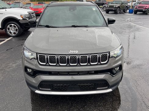 Used 2023 Jeep Compass Limited AWD/4WD image 9