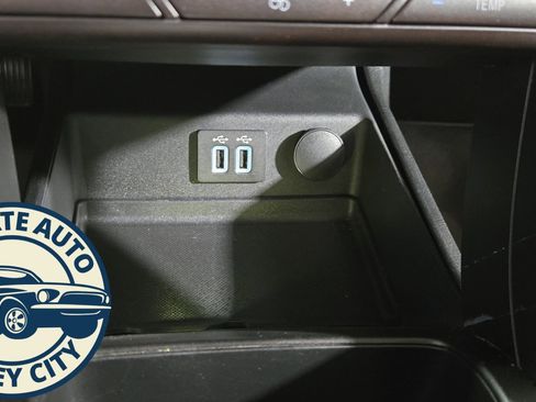 Used 2020 Ford Fusion Titanium image 16