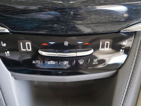 Used 2022 Cadillac XT6 Premium Luxury w/ Technology Package image 19