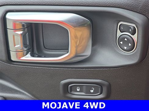 New 2025 Jeep Gladiator Mojave w/ Convenience Group image 28