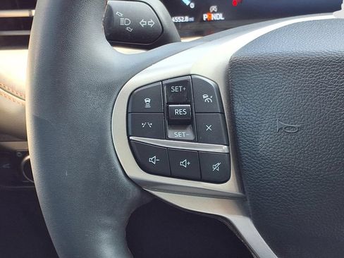 Used 2025 Ford Explorer Active RWD image 15