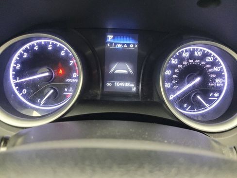 Used 2022 Toyota Camry LE image 23