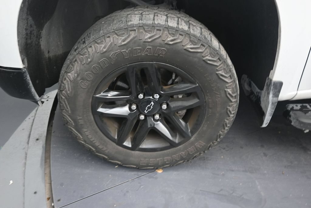 Used 2023 Chevrolet Silverado 1500 LT Trail Boss w/ LT Trail Boss Premium Package AWD/4WD image 9