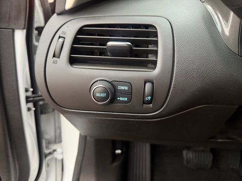 Used 2015 Chevrolet Volt FWD image 34