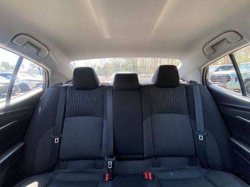 Used 2025 Toyota Camry LE image 28