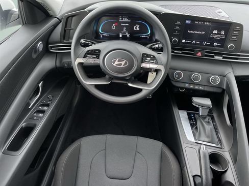 New 2026 Hyundai Elantra SE FWD image 16