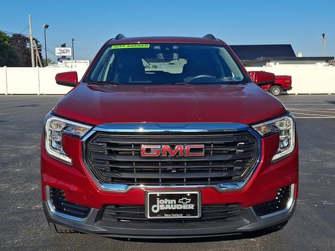 Used 2023 GMC Terrain SLE w/ Driver Convenience Package AWD/4WD image 2