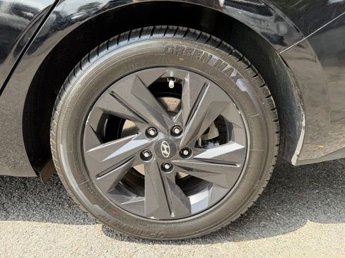 Used 2022 Hyundai Elantra SEL w/ Convenience Package FWD image 6
