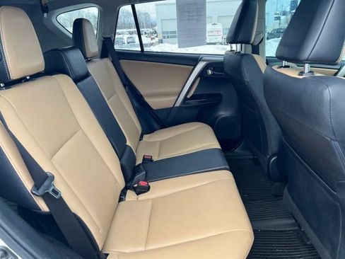 Used 2018 Toyota RAV4 Limited image 13