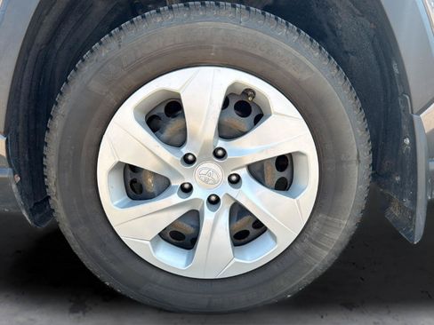 Used 2019 Toyota RAV4 LE AWD/4WD image 25
