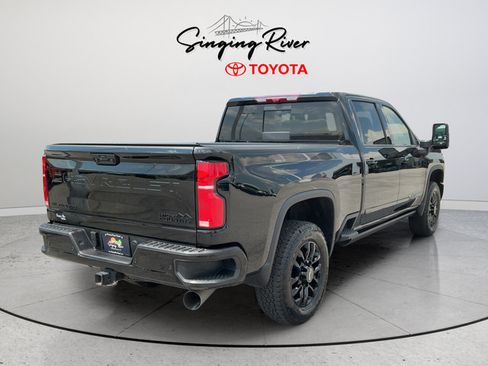 Used 2025 Chevrolet Silverado 2500 High Country w/ High Country Premium Package AWD/4WD image 7