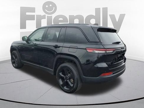 Used 2025 Jeep Grand Cherokee Limited w/ Luxury Tech Group II AWD/4WD image 3